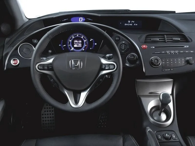 Honda Civic VIII UFO — który silnik warto wybrać? opinie, ceny i usterki