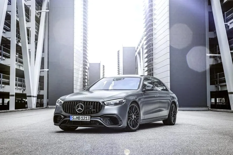 Mercedes-AMG S 63 E Performance — 802 km luksusu, czy warto kupić?