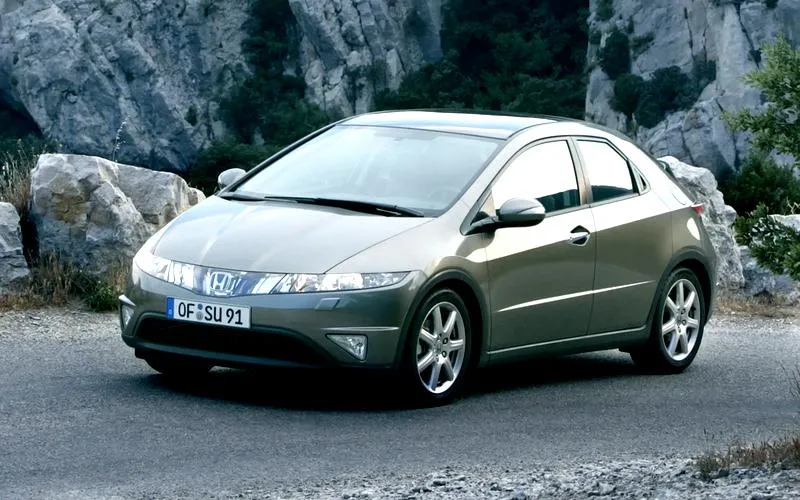 Honda Civic VIII UFO